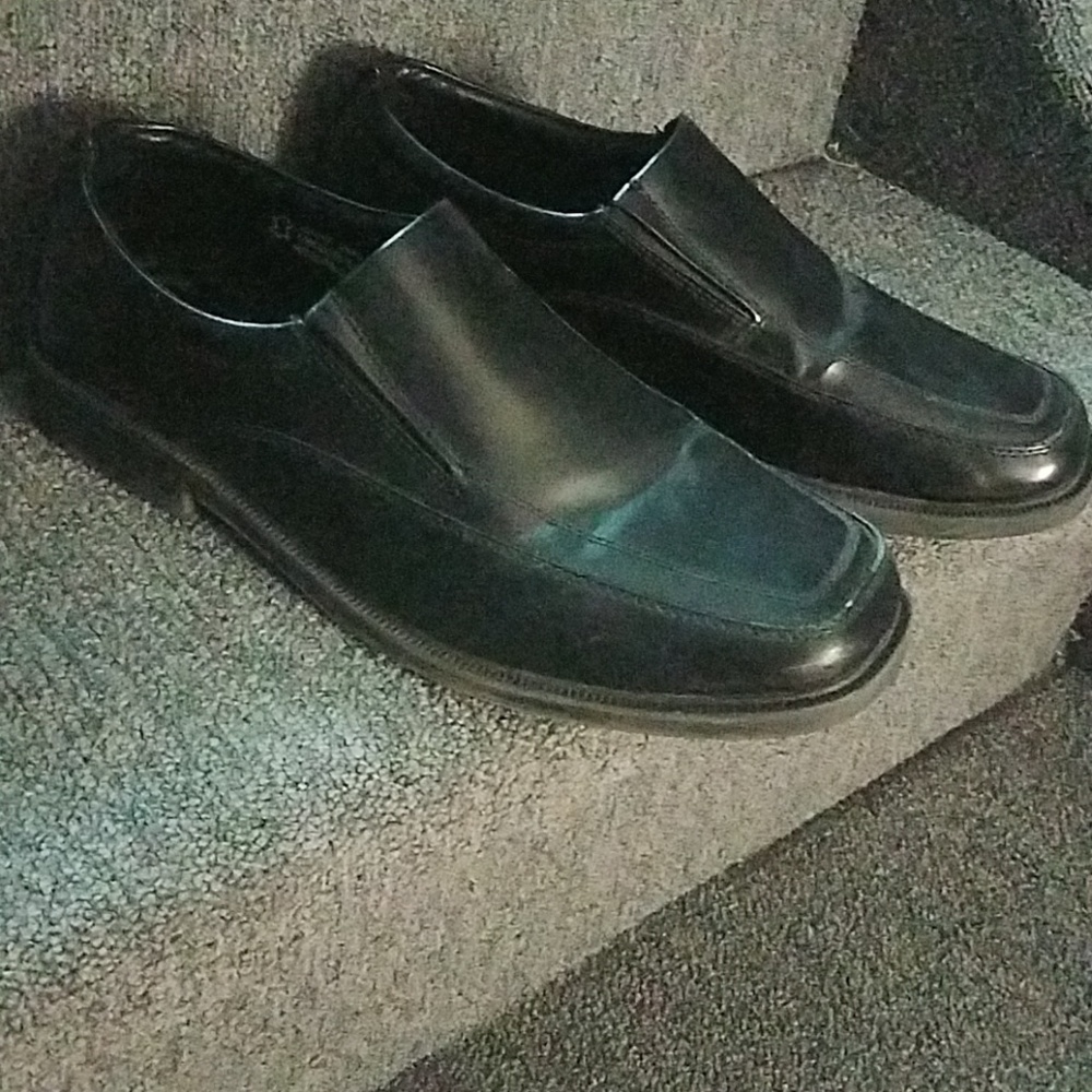 Black shoes -size 12